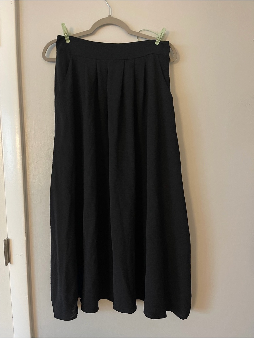 Black Pleated A-Line Midi Skirt